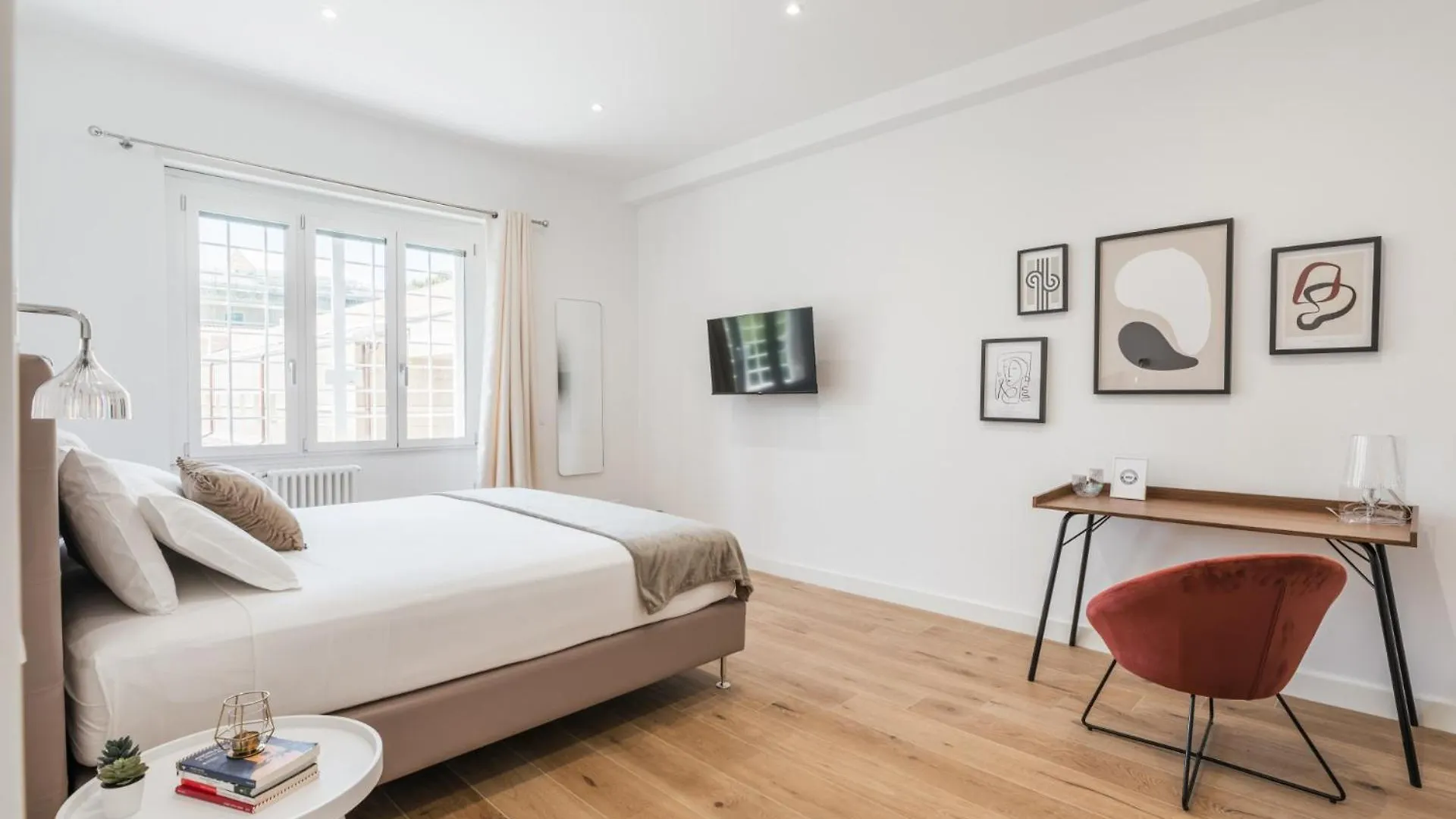 The Best Rent - Spacious Three-Bedroom Apartment In Prati Area Rom