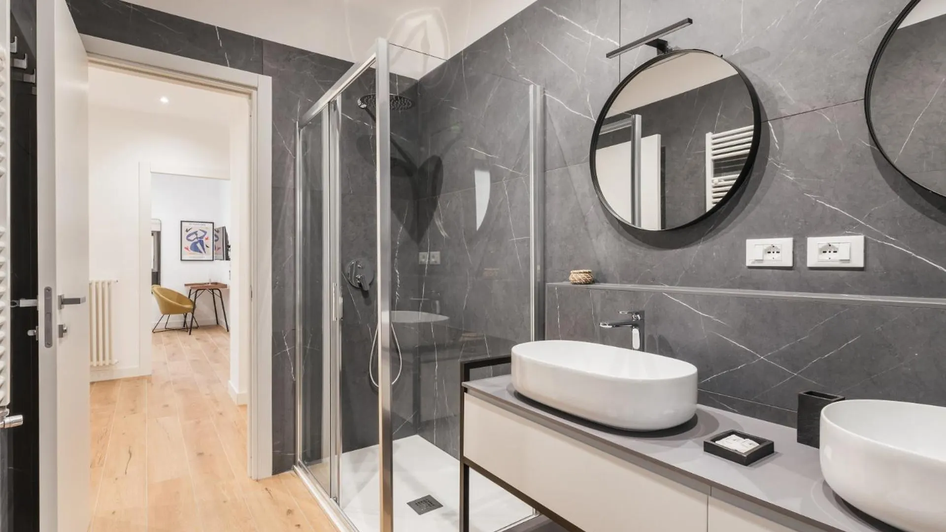 The Best Rent - Spacious Three-Bedroom Apartment In Prati Area Rom