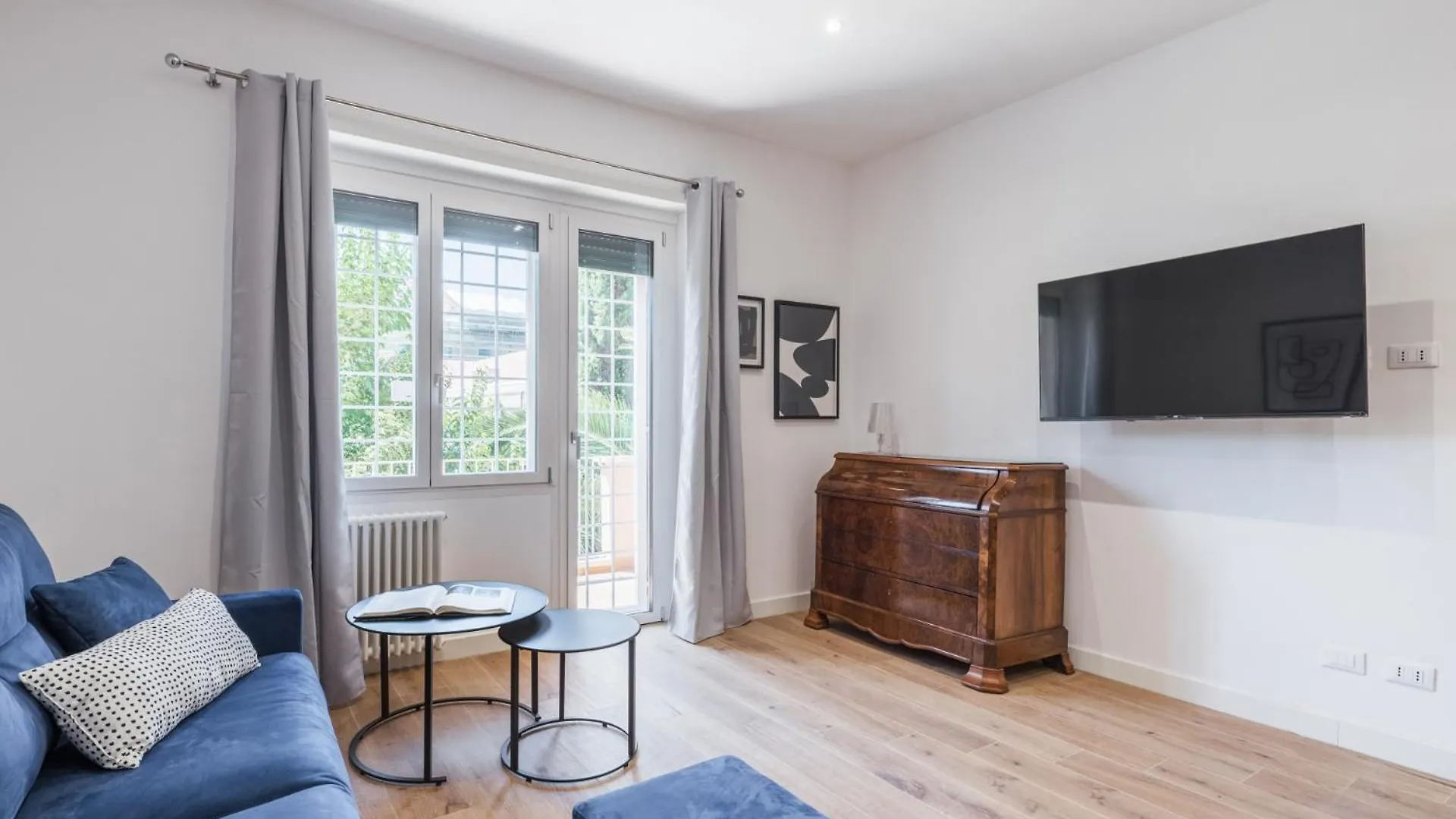 The Best Rent - Spacious Three-Bedroom Apartment In Prati Area Rom